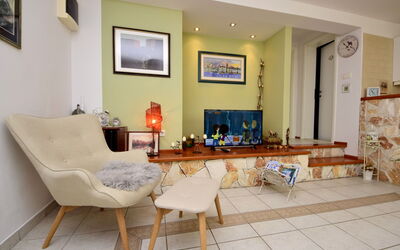 Trogir Okrug Gornji 304