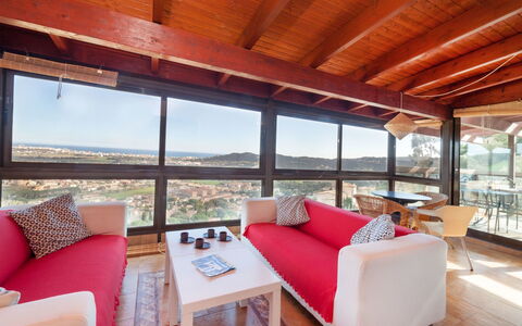 Mas Ambros: Propiedad, Habitación, Mueble, Diseño De Interiores, Sala, Edificio, Casa, Bienes Raíces, Casa, Techo