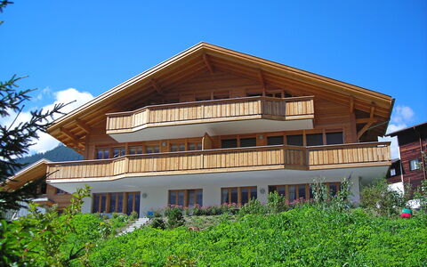 Chalet Pfingsteggblick: Edificio, Cielo, Planta, Ventana, Casa, Madera, Árbol, Cabaña, Barrio Residencial, Bienes Raíces