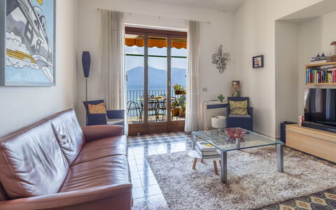 Residenza del Pascià: Mueble, Diseño De Interiores, Sofá, Habitación, Piso, Sala, Suelo, Mesa, Departamento