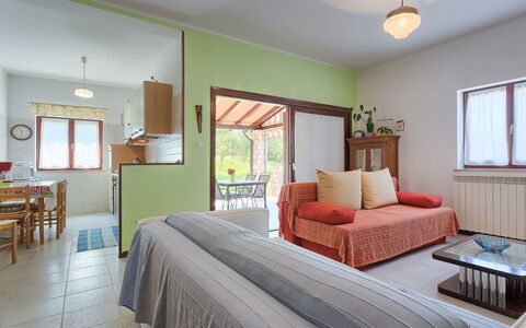 Licia: Mueble, Ventana, Edificio, Marco, Verde, Persiana De La Ventana, Madera, Azur, Comodidad, Mesa