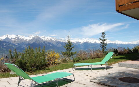 Agneau: Nube, Cielo, Planta, Propiedad, Mueble, Montaña, Verde, Naturaleza, Azur, Hoja
