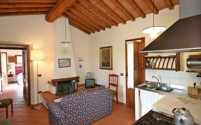 La Selva 6: Habitación, Propiedad, Edificio, Mueble, Diseño De Interiores, Casa, Techo, Bienes Raíces, Sala, Madera Dura