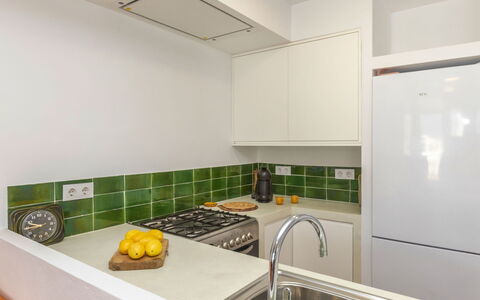 La Carbonera: Cocina, Aparato De Cocina, Mostrador, Diseño De Interiores, Electrodoméstico, Pared, Estufa De Cocina, Piso, Techo, Estufa De Gas