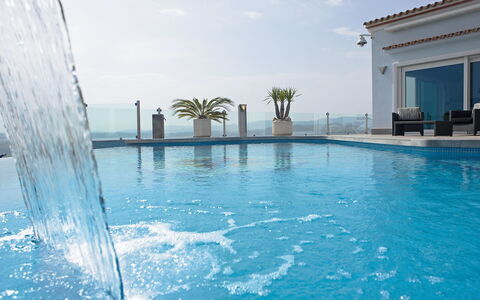 Finca Edel: Piscina, Agua, Azul, Cielo, Propiedad, Vacaciones, Azur, Ocio, Edificio, Divertido