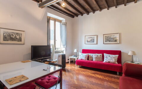 Navona: Marco, Mesa, Mueble, Propiedad, Madera, Comodidad, Ventana, Sofá, Sala, Arquitectura