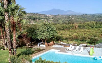 Lydia - Giarre, Sicilia, Italia