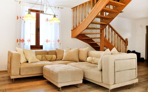 Borowikowa: Mueble, Sala, Habitación, Sofá, Diseño De Interiores, Propiedad, Suelos De Madera, Suelo, Sofa Cama, Suelo Laminado