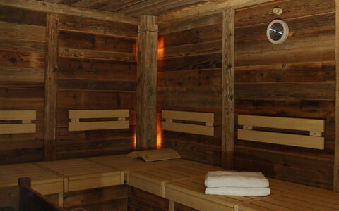 Leukerbad 200: Mueble, Propiedad, Madera, Mesa, Sauna, Encendiendo, Manchas De Madera, Suelo, Mueble Para Exteriores, Madera Dura