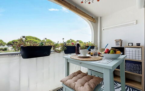 Port Camargue 530: Arbusto, Jardín, Barrio Residencial, Planta De La Comunidad, El Terreno Del Lote, Cobertura Del Suelo, Paisajismo, Patio Interior, Yarda