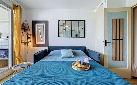 Port Camargue 530: Arbusto, Jardín, Barrio Residencial, Planta De La Comunidad, El Terreno Del Lote, Cobertura Del Suelo, Paisajismo, Patio Interior, Yarda