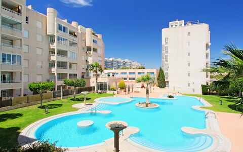 Cabo Mar: Edificio, Planta, Cielo, Tiempo De Día, Propiedad, Agua, Nube, Ventana, Azur, Cuerpo De Agua