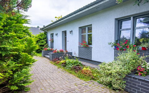 Głęboczek 21: Arbusto, Casa, Jardín, Casa, Cobertura Del Suelo, Cabaña, Paisajismo, Yarda, Inmuebles