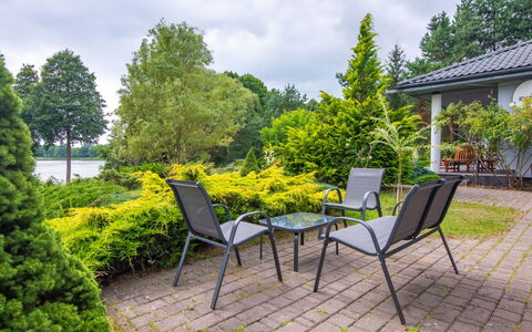 Głęboczek 21: Mueble, Mueble Para Exteriores, Arbusto, Silla, Jardín, Mesa Al Aire Libre, Paisajismo, Césped, Sombra, Yarda