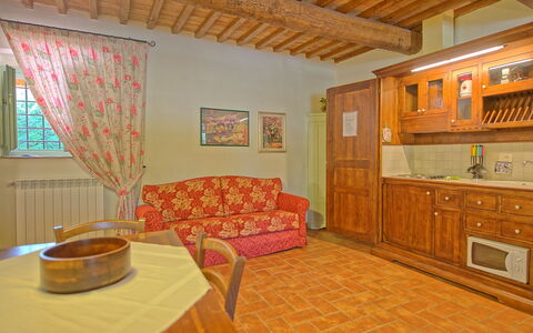 San Donato: Habitación, Propiedad, Mueble, Edificio, Casa, Diseño De Interiores, Suelo, Bienes Raíces, Sala, Techo
