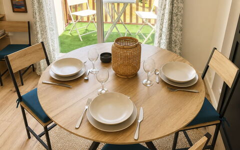 Deauville-Trouville 175: Mueble, Mesa, Madera, Vajilla, Comedor, Cocina Y Comedor Mesa, Silla, Utensilios Para Servir, Vajilla, Plato