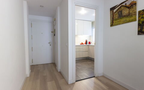 Chamartin-Ciudad Ramos Carrion: Propiedad, Marco, Edificio, Ventana, Madera, Diseño De Interiores, Salón, Puerta, Casa