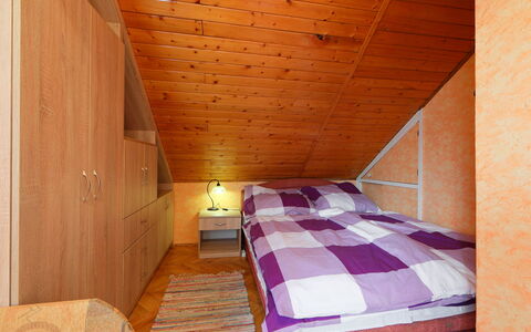 Hibiscus: Edificio, Madera, Comodidad, Casa, Textil, Suelo, Cama, Piso, Madera Dura, Techo