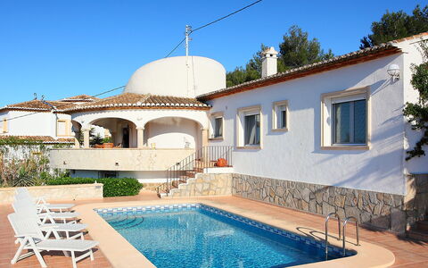 Sara: Cielo, Agua, Propiedad, Planta, Ventana, Edificio, Azur, Arquitectura, Sombra, Piscina