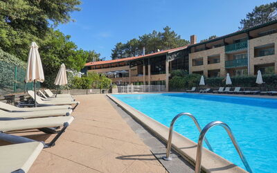 Lacanau 190: Agua, Cielo, Planta, Piscina, Edificio, Árbol, Sombra, Cuerpo De Agua, Mueble Para Exteriores, Ocio