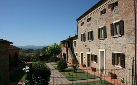 Fattoria le Chianacce: Propiedad, Edificio, Casa, By, Barrio Residencial, Barrio, Casa, Bienes Raíces, Arquitectura, Inmuebles