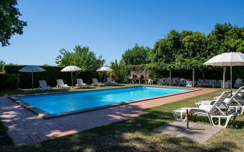 Casa Grion: Piscina, Casa, Cabaña, Inmuebles, Casa De Campo, Jardín, Villa, Hacienda, Yarda, Paisajismo