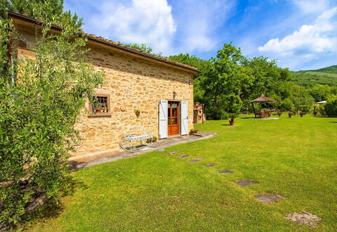 La Casa di Pino: Piscina, Recurso, Jardín, Eco Hotel, Mueble Para Exteriores, Thermae, Fuente De Agua, Sombra, Inmuebles, Paisajismo