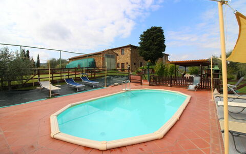 Casa Bella: Agua, Nube, Cielo, Propiedad, Planta, Edificio, Piscina, Árbol, Mueble Para Exteriores, Sombra