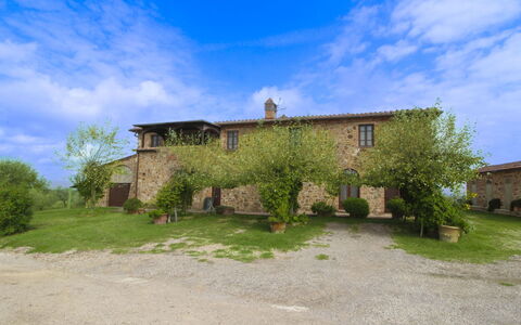 Casa Bella: Jardín, Cabaña, Casa De Campo, Sombra, Paisajismo, Inmuebles, Yarda, Patio Interior, Pared De Piedra, Hacienda