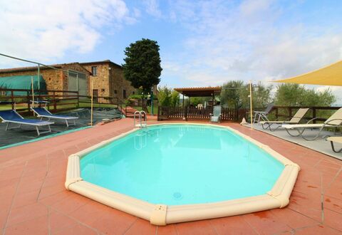 Casa Bella: Agua, Nube, Cielo, Propiedad, Edificio, Piscina, Planta, Azur, Árbol, Madera