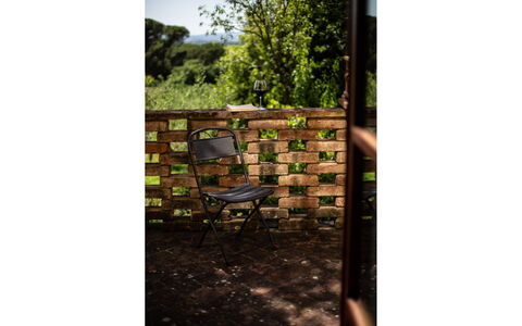 Villa degli Olivi: Planta, Mueble, Silla, Rectángulo, Madera, Paisaje Natural, Árbol, Hierba, El Maletero, Fuente