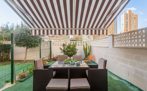 Rinconada Real: Mesa, Mueble, Edificio, Planta, Decoración, Silla, Madera, Sombra, Diseño De Interiores, Mueble Para Exteriores