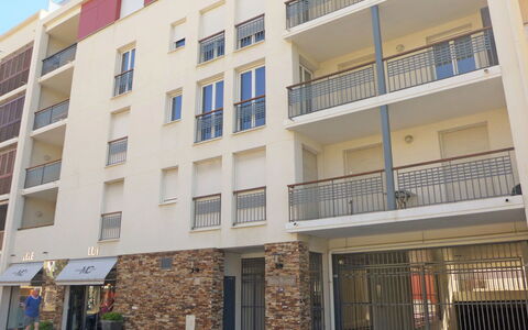 Cavalaire 170: Edificio, Propiedad, Departamento, Arquitectura, Barrio, Barrio Residencial, Bienes Raíces, Casa, Uso Mixto, Fachada