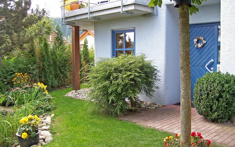 Brombeerweg: Planta, Propiedad, Edificio, Hoja, Puerta, Hierba, Vegetación, El Terreno Del Lote, Árbol, Cabaña