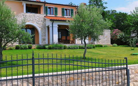 Marina: Propiedad, Casa, Casa, Barrio Residencial, Bienes Raíces, Edificio, Inmuebles, Arquitectura, Cerca, Pared