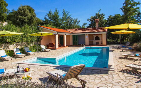 Biljana: Propiedad, Piscina, Casa, Bienes Raíces, Casa, Edificio, Vacaciones, Inmuebles, Patio Interior, Barrio Residencial