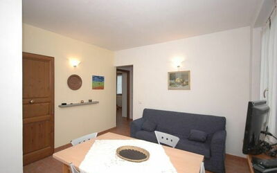 Essenze 2: Habitación, Propiedad, Mueble, Edificio, Casa, Diseño De Interiores, Suelo, Bienes Raíces, Sala, Comodidad