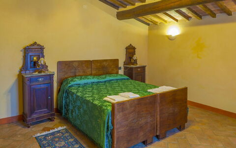 Casa la Primula: Mueble, Pared, Diseño De Interiores, Habitación, Cama, Madera, Piso, Suelo, Habitación, Sábana