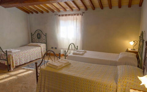 Casa la Primula: Mueble, Piso, Habitación, Suelo, Cama, Marco De La Cama, Lecho, Linos, Sábana, Hotel