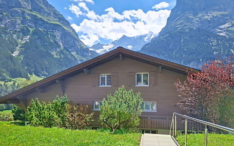 Chalet Almis 5: Accidentes Geográficos Montañosas, Montaña, Colina, Cordillera, Tierras Altas, Paisaje, Hill Station, Casa, Valle, Casa