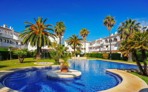 San Esteban: Planta, Cielo, Agua, Tiempo De Día, Propiedad, Azul, Azur, Árbol, Botánica, Arecales