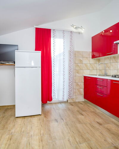 Hilde Red 101.9
