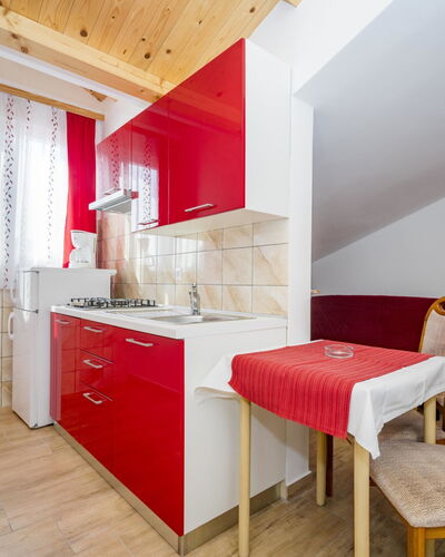 Hilde Red 101.11