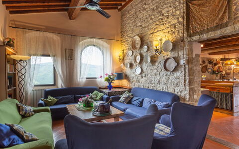 Villa Monteloro: Propiedad, Habitación, Edificio, Diseño De Interiores, Mueble, Sala, Bienes Raíces, Comedor, Mesa, Inmuebles