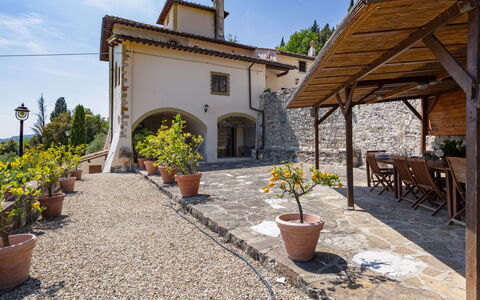 Villa Monteloro: Propiedad, Casa, Edificio, Bienes Raíces, Inmuebles, Casa, Hacienda, Habitación, Villa, Cabaña