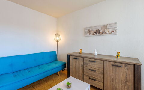 Le Méditerranée: Propiedad, Gabinetes, Mueble, Sofá, Mesa, Cajón, Madera, Azur, Diseño De Interiores, Vestidor