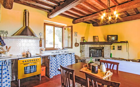 Casalini: Mueble, Casa, Casa, Diseño De Interiores, Habitación, Silla, Casa De Campo, Villa, Manchas De Madera, Cocina