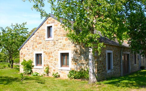 Gîte Rural Mamijana: Planta, Edificio, Ventana, Cielo, Árbol, Casa, El Terreno Del Lote, Hierba, Paisaje Natural