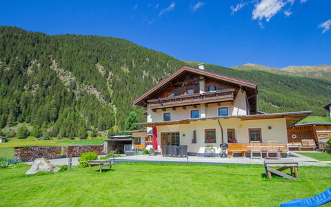 Schmittnhof: Cielo, Montaña, Planta, Nube, Edificio, Ventana, Ecorregión, Verde, Paisaje Natural, El Terreno Del Lote
