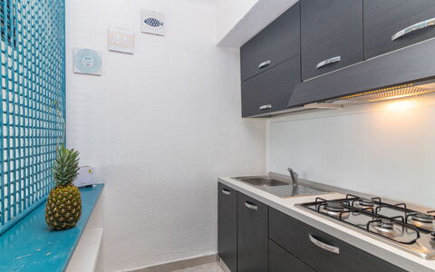 Ippocampo: Edificio, Propiedad, Mueble, Ventana, Comodidad, Madera, Diseño De Interiores, Sombra, Suelo